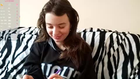 Mia online show from 12-15-25, 09:13