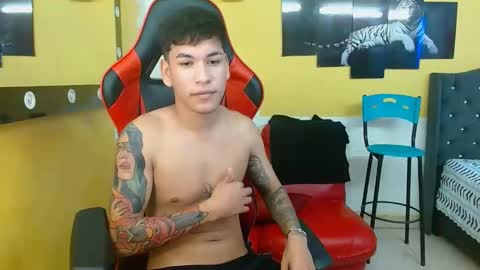 Snapshot of daniels_guzz chatting on 11-05-25, 02:00 daniels_guzz online show from 11-05-25, 02:00