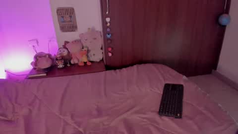 Snapshot of danii_boobs chatting on 10-15-25, 06:46 danii_boobs online show from 10-15-25, 06:46