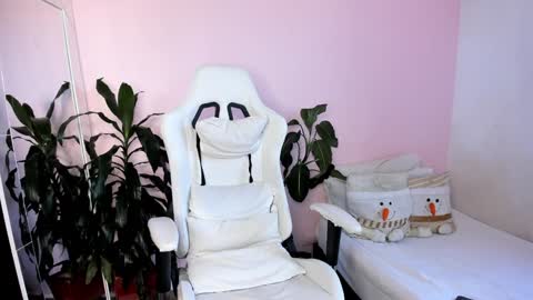 Snapshot of danii_jimenez chatting on 12-12-24, 09:48 Daniela online show from 12-12-24, 09:48