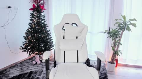 Snapshot of danii_jimenez chatting on 12-27-24, 08:28 Daniela online show from 12-27-24, 08:28