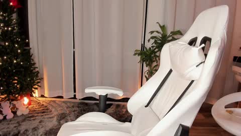 Snapshot of danii_jimenez chatting on 12-27-24, 11:31 Daniela online show from 12-27-24, 11:31