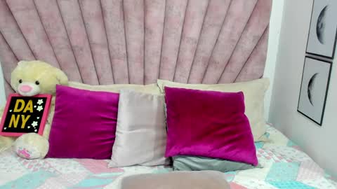 DaniiBelluci  online show from 04-26-26, 03:37