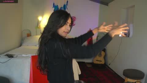 Snapshot of daniisla chatting on 01-20-25, 09:43 danalle .. online show from 01-20-25, 09:43