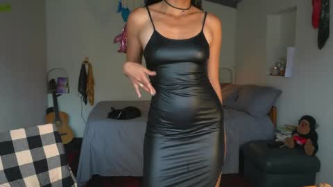 danalle .. online show from 05-25-26, 06:47