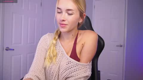 Snapshot of danikadillan chatting on 01-28-25, 01:50 Hi my name is Anna. Please say hello I like to chat with you. If u have request use Tip option .Thank you online show from 01-28-25, 01:50