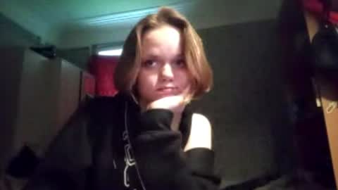 Adell online show from 06-03-26, 09:23