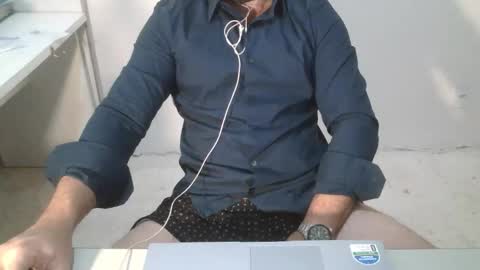 Dani Oli online show from 11-26-25, 10:33