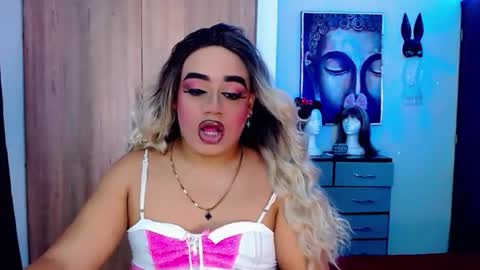 Snapshot of danipein chatting on 09-21-25, 11:45 danipein online show from 09-21-25, 11:45