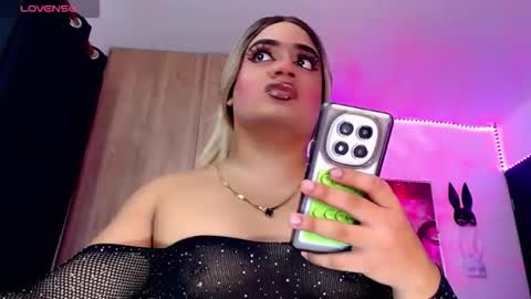 Snapshot of danipein chatting on 10-01-25, 11:38 danipein online show from 10-01-25, 11:38