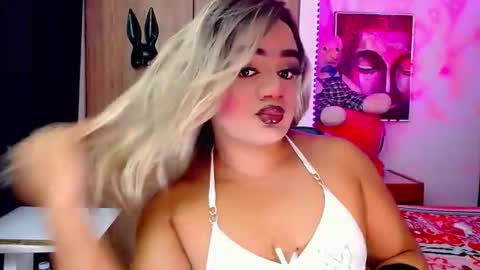 Snapshot of danipein chatting on 10-07-25, 11:18 danipein online show from 10-07-25, 11:18