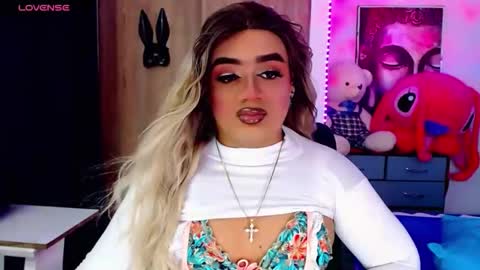 Snapshot of danipein chatting on 10-22-25, 11:10 danipein online show from 10-22-25, 11:10