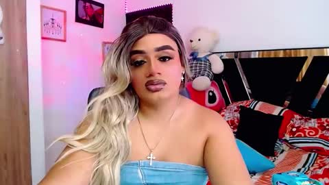 Snapshot of danipein chatting on 12-05-25, 11:30 danipein online show from 12-05-25, 11:30