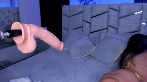 Dani Phonenix online show from 01-22-25, 07:34