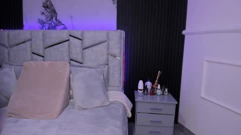 Dani Phonenix online show from 02-20-25, 08:14