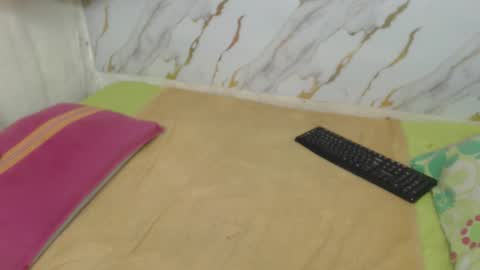 Snapshot of danisha99 chatting on 11-26-25, 06:20 INSTAGRAM Minni Moom online show from 11-26-25, 06:20