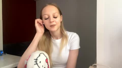 Kiki online show from 05-28-26, 11:07