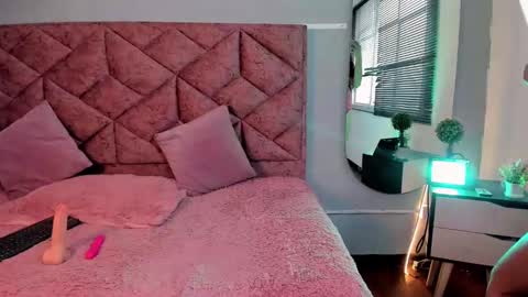 danix_coruscans online show from 02-08-25, 07:16