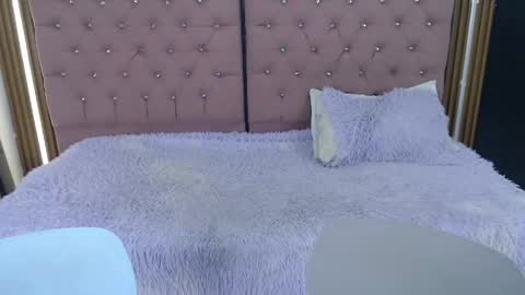 Danniela y Victoria online show from 05-18-26, 07:31