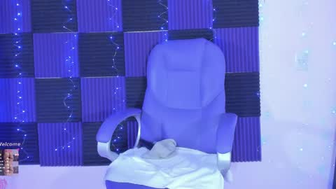 Dannacastle online show from 04-25-26, 05:54