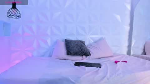 Snapshot of danna_martinez1 chatting on 07-28-26, 04:39 Danna online show from 07-28-26, 04:39