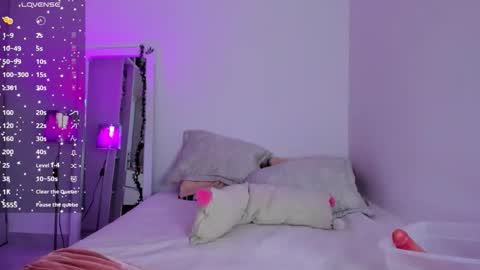 Snapshot of danna_rhodesx chatting on 10-14-25, 12:11 Danna Rhodes online show from 10-14-25, 12:11