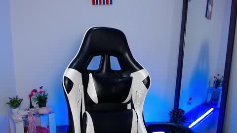 Danna online show from 01-18-25, 07:07