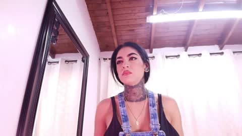 Snapshot of dannaberlin chatting on 01-11-25, 07:05 Danna Berlin  online show from 01-11-25, 07:05