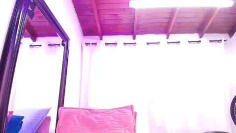 Snapshot of dannaberlin chatting on 01-29-25, 07:22 Danna Berlin  online show from 01-29-25, 07:22