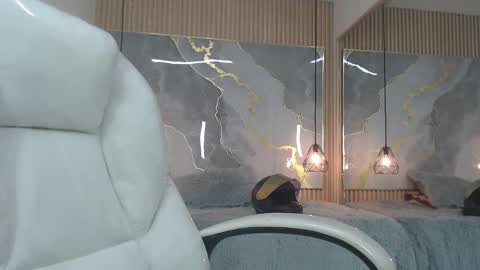 Snapshot of dannacoleman_ chatting on 10-20-25, 07:47 danna online show from 10-20-25, 07:47