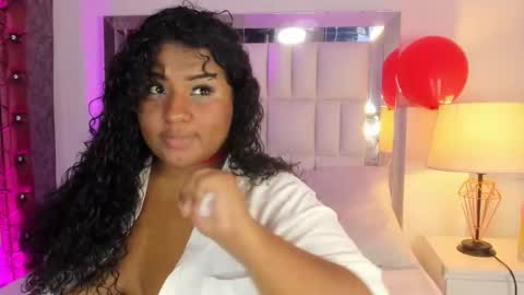 Snapshot of dannafalco25 chatting on 02-19-25, 08:10 Valery Danna online show from 02-19-25, 08:10