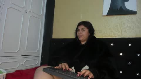 Snapshot of dannagarza chatting on 02-09-25, 10:42 Danna Garza online show from 02-09-25, 10:42