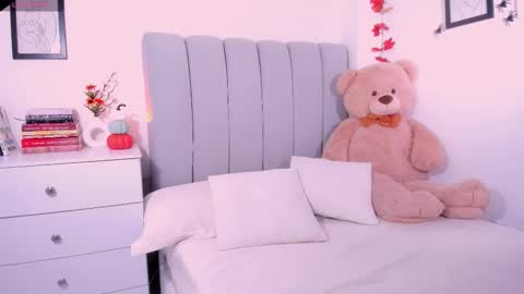 Insta DannaBlueX  online show from 10-30-25, 05:35