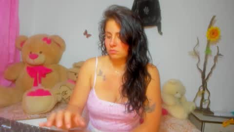 Danna Sofia jeins online show from 10-02-25, 09:05