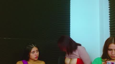 dannamomcerrat online show from 01-17-25, 06:36