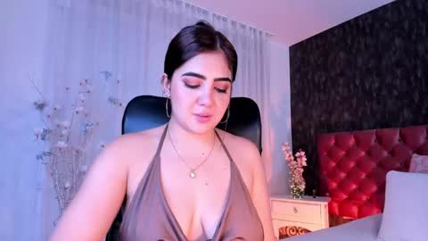 Danna online show from 02-25-25, 05:58