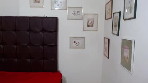 Snapshot of dannazuluaga chatting on 02-26-25, 06:11 Danna online show from 02-26-25, 06:11