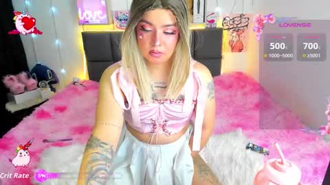 Snapshot of dannia_13 chatting on 10-10-25, 02:21 dannia_13 online show from 10-10-25, 02:21