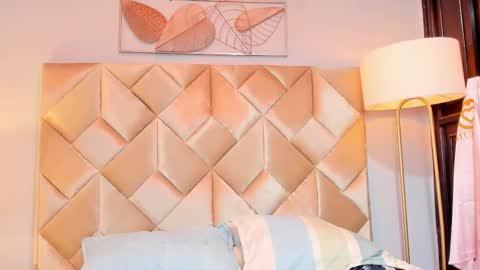 danniakross online show from 10-01-25, 06:41