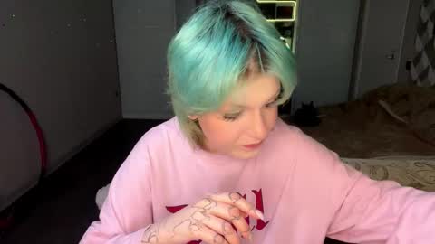 Snapshot of danniesaysongkham chatting on 03-06-26, 07:43 Luna Airi online show from 03-06-26, 07:43