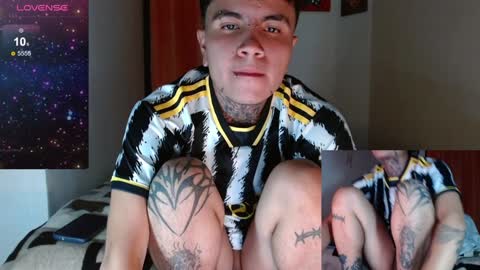 Snapshot of dannteftm chatting on 01-10-25, 11:18 DANNTE online show from 01-10-25, 11:18