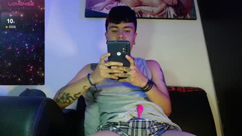 Snapshot of dannteftm chatting on 01-28-25, 02:21 DANNTE online show from 01-28-25, 02:21