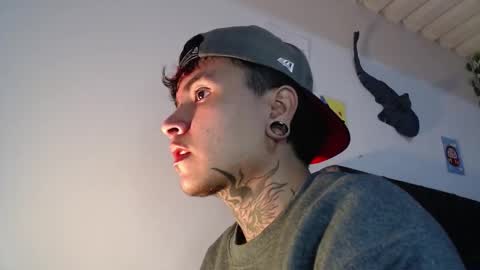 Snapshot of dannteftm chatting on 10-20-25, 01:39 DANNTE online show from 10-20-25, 01:39