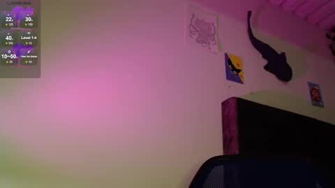 Snapshot of dannteftm chatting on 10-23-25, 01:16 DANNTE online show from 10-23-25, 01:16