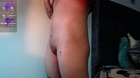 Snapshot of dannteftm chatting on 10-24-25, 01:24 DANNTE online show from 10-24-25, 01:24