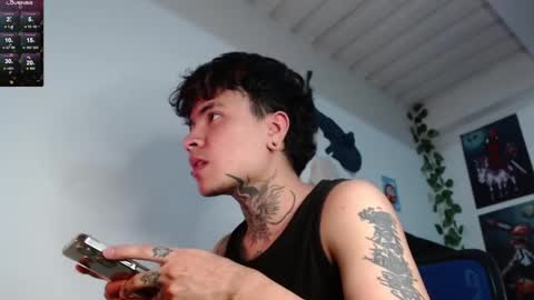 Snapshot of dannteftm chatting on 11-03-25, 01:08 DANNTE online show from 11-03-25, 01:08