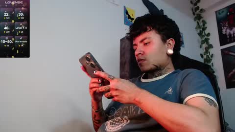 Snapshot of dannteftm chatting on 11-17-25, 12:16 DANNTE online show from 11-17-25, 12:16