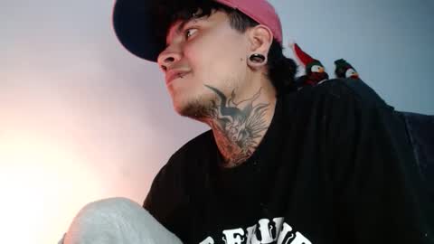 Snapshot of dannteftm chatting on 12-04-25, 11:57 DANNTE online show from 12-04-25, 11:57