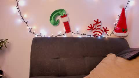 Snapshot of danny_and_lara chatting on 11-15-25, 02:20 danny_and_lara online show from 11-15-25, 02:20