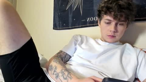 Snapshot of danny_love01 chatting on 12-17-24, 12:00 danny online show from 12-17-24, 12:00